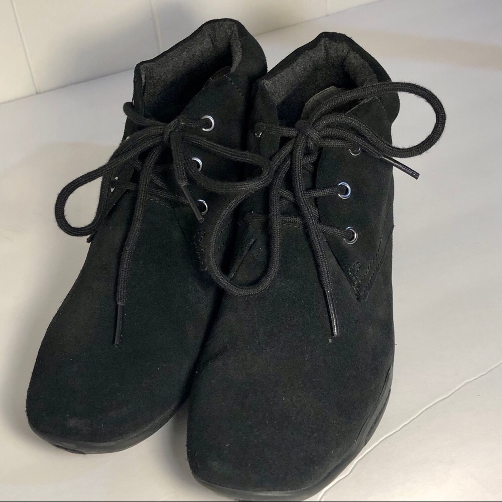 Ros Hommerson Carly Black Suede Leather 7.5 N